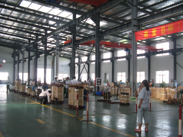 海西变压器生产车间